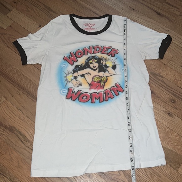 Wonder Woman Air Brush Graphic Tee Size Unisex Small - Picture 5 of 6